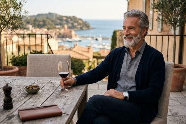 Cheveux gris, barbe blanche nos conseils pour un style silver assumé