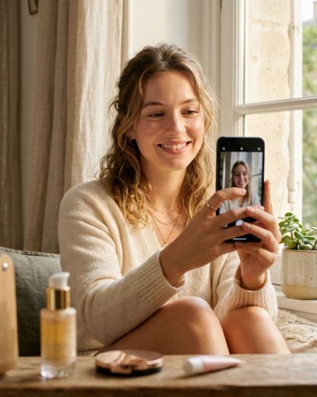 Maquillage en lumière naturelle : guide photo smartphone